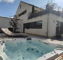 Preis reduziert! EFH in Feldrandlage mit Whirlpool, Dachterrasse - Ranstadt