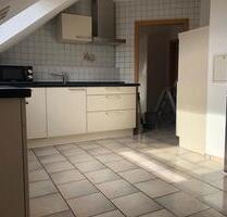 Renovierte 3-Zimmer Dachgeschosswohnung mit neuer Einbauküche - Hundsangen