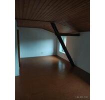 drei bis vier Zimmer Komfort Wohnung - Lentföhrden