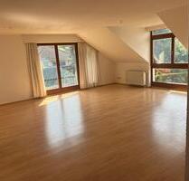Helle, hochwertig und geräumige 3,5 DG Wohnung im 3-Fam. Haus - Lindenfels