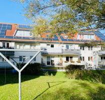 Sanierte 2-Zimmer-DG-Wohnung mit hochwertiger Einbauküche und PKW-Stellplatz - Admannshagen-Bargeshagen