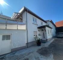 Einfamilienhaus mit Balkon Hof Garage Keller Scheune - Großheubach