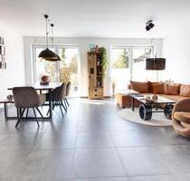 Bezugsfrei! Modernes Reihenhaus in zentraler Lage von Papenburg