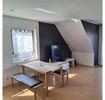Licht durchflutete, ruhige, 63 qm DG-Wohnung mit Balkon in Düren-