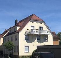 Charmante 2-Zimmer-Wohnung mit Balkon, Einbauküche & Stellplatz - Mühlacker