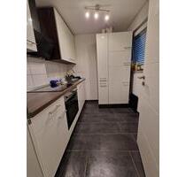 2,5-Zimmer-Wohnung mit Balkon, voll möbliert, zu vermieten - Stuttgart Stuttgart-West