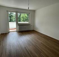 Saniert! Helle 2-Zimmerwohnung mit Balkon - Neu-Isenburg