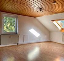 Dachgeschosswohnung 3,5 Zimmer, Küche, Bad - Wallerstein