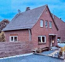 Kl. freistehendes Haus mit Keller, gr. Garten - Jüchen