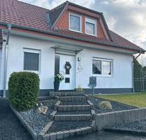 Familienfreundliches EFH mit Pool, Sauna & Doppelgarage - Büren