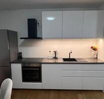 Sehr helle 2 Zimmerwohnung mit Südbalkon, Parkett, Fußbodenheizung in einem sehr neuen Haus im 1. OG mit Aufzug - Garbsen