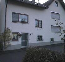 Wohnhaus mit viel Platz - 365.000,00 EUR Kaufpreis, in Aldingen (PLZ: 78554)