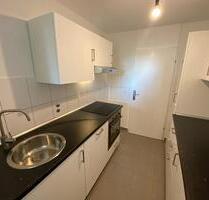 helle 2,5-Zimmer-Wohnung mit Balkon und EBK in Ludwigsburg