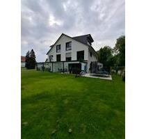 Helles WG Zimmer in DHH - 580,00 EUR Kaltmiete, ca.  210,00 m² in Ingolstadt (PLZ: 85055) Nordost