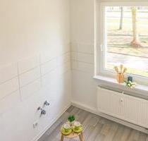 Hier lädt ein großer Balkon zum gemeinsamen Verweilen ein - Chemnitz Borna-Heinersdorf