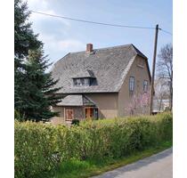 Einfamilienhaus mit Garten und Garagen - Göda