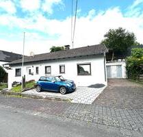 Rodenbach b. Puderbach - gepflegtes EFH mit Garten und Garage - Oberdreis