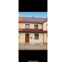 Einfamilienreihenhaus - 1.200,00 EUR Kaltmiete, ca.  106,00 m² in Ilmenau (PLZ: 98693)