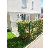 Attraktive Terrassen-WHG mit kleinem Garten nahe dem Krankenhaus in barrierefreier Neubauwohnanlage - Traunstein