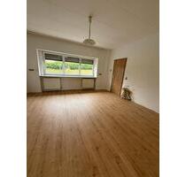 2 ZKB mit Balkon in Holz zu vermieten - Heusweiler