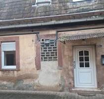 Renovierungsbeduerftiges Reihenhaus - Höxter