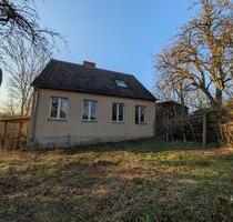 Grundstück mit Haus und Scheune – 3,8 ha Fläche bei Penkun - Krackow