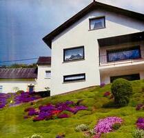 Einfamilienhaus mit Nebengebäude in 56754 Roes - Binningen
