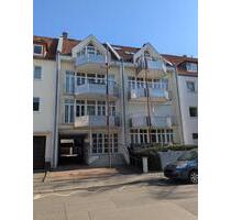 Sonnige Südstadt-Wohnung mit zwei Balkonen, Stellplatz u. Aufzug - Hannover