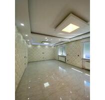 4 Zimmerwohnung mit Terasse - 1.800,00 EUR Kaltmiete, ca.  160,00 m² in Ludwigshafen am Rhein (PLZ: 67063) Ludwigshafen-Hemshof