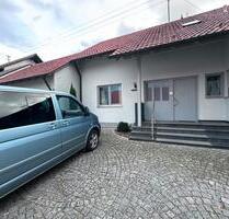 Wohnung 1JahresMiete - 1.100,00 EUR Kaltmiete, ca.  90,00 m² in Augsburg (PLZ: 86167) Lechhausen