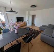 Einfach ankommen ❤️ 3-Zi-Wohnung mit Südbalkon☀️ -Zentral in Roth - Röttenbach