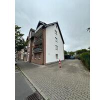 4 Zimmer Wohnung, Balkon, Stellplatz - Anbindung Düsseldorf - Krefeld Gellep-Stratum