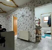 Helle 3-Zimmer-Dachwohnung (78 m² + Schwalbennest) in Glashütten