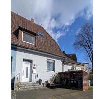 Schönes Reihenmittelhaus - 279.000,00 EUR Kaufpreis, ca.  93,00 m² in Duisburg (PLZ: 47228) Rheinhausen