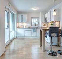 Vollmöblierte zentrale ruhige Erdgeschosswohnung mit Terrasse direkt am Allacher S-Bahnhof - München Allach-Untermenzing