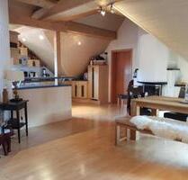 Wunderschöne Dachgeschoss - Wohnung 1090€ nettokalt - Buch am Erlbach