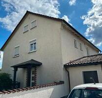 Mehrfamilienhaus mit BAUPLATZ, großem Grundstück und Top-Lage. - Welzheim