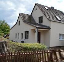 MÖBLIERTES 1-ZIMMER-DACHGESCHOSS-APARTMENT MIT GROßEM GARTEN - Berlin Reinickendorf