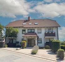 Schöne 2-Zimmer Wohnung mit EBK, zwei Balkonen und Stellplatz in ruhiger Lage von Coburg