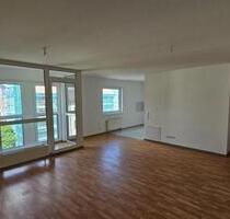 „Neuer Wohntraum: 2-Zimmer-Wohnung mit Wintergarten und offener Küche enthüllt!“ - Löbau
