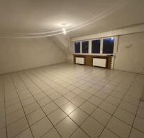 Schöne helle renovierte Dachgeschosswohnung - Grevenbroich