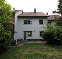 Großzügiges, renoviertes RMH mit schönem Garten & Garage - Nürnberg Erlenstegen