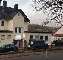 Altes Schulhaus, unbebaubarer Blick ins Grüne - Ulrichstein