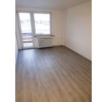 Geräumige sanierte 2-Raum-Wohnung, 74 qm, Balkon, zentral - Duisburg Duisburg-Mitte