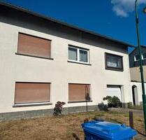 Haus in Burgwald zu vermieten - 1.450,00 EUR Kaltmiete, ca.  160,00 m² in Burgwald (PLZ: 35099)