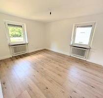 **Frisch renoviert: +neuer Laminat +weiße Wände +neues Tageslichtbad +hell** - Marl Alt-Marl