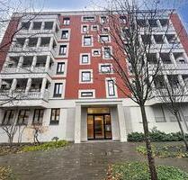 Exklusive Dachgeschosswohnung mit Balkon – fußläufig zum Berliner Hauptbahnhof (unbefristet)