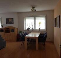 Ruhige 4-Raum-Wohnung mit Balkon und EBK in Bornheim-Merten