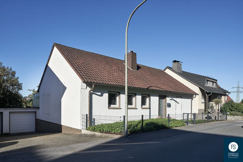 Freistehendes Einfamilienhaus mit großem Grundstück in Neheim - Arnsberg Rusch