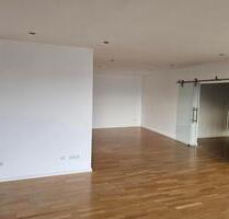 Wunderschöne geräumige 4-Zimmer-Wohnung mit Dachterrasse und EBK in Eystrup